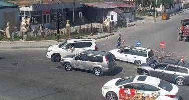 Sürücülərin nəzərinə -Bu yol bağlıdır