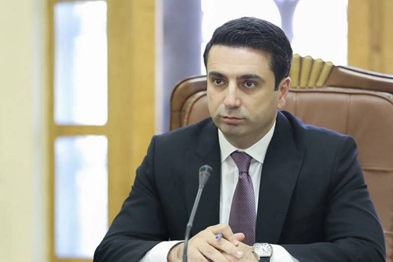 Alen Simonyan Sahibə Qafarova ilə görüşünü müsbət qiymətləndirib
