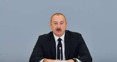 Prezident nazirlərin iclasında iştirak edir