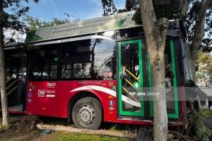 Bakıda sərnişin avtobusu qəza törədib - FOTO - VİDEO - YENİLƏNİB