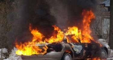 Hacıqabul və Bərdədə avtomobil yandı