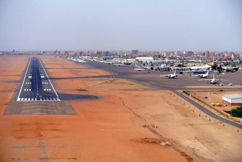 Sudanda aeroport dron hücumuna məruz qalıb