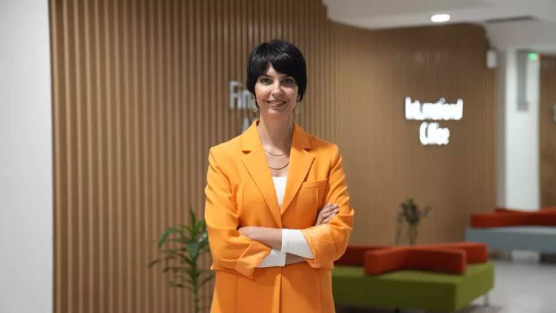 Riyaziyyat Gələcəyin Ağıllı Dünyasının Gizli Dili: Təhsil və Texnologiyada Həlledici Rol