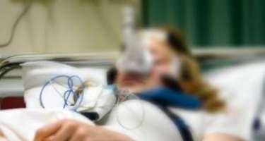 Dördqat olimpiya çempionu süni nəfəs aparatına qoşuldu