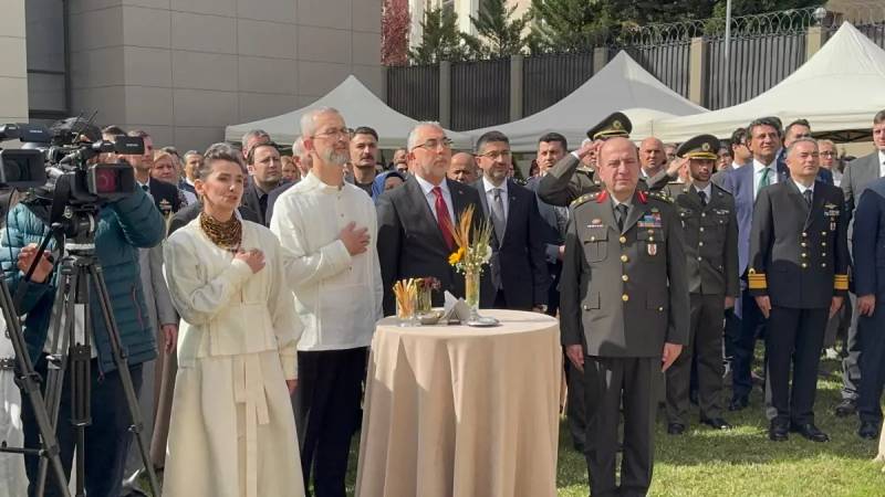 Ankarada Ukraynanın Müstəqillik Günü Qeyd Olundu: Ticarət, Müdafiə və Krım Tatarları Məsələsi Vurğulandı Xəbər şəkili