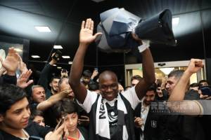 Vensan Abubakar "Neftçi" ilə müqavilə bağlamaq üçün Bakıya gəlib