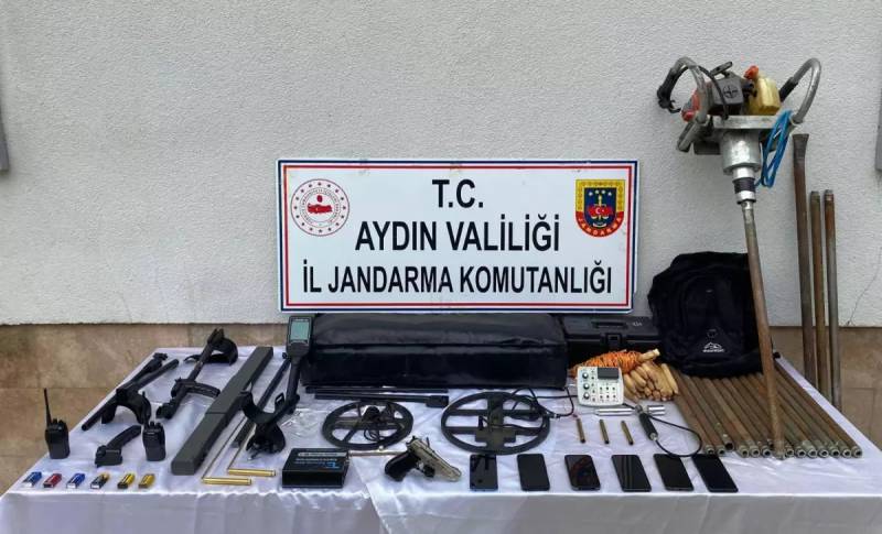 Aydın Jandarması Tarixi Əsərləri Axtaran Qanunsuz Qazıntı Şəbəkəsini Çökdürdü: 6 Nəfər Saxlanıldı Xəbər şəkili