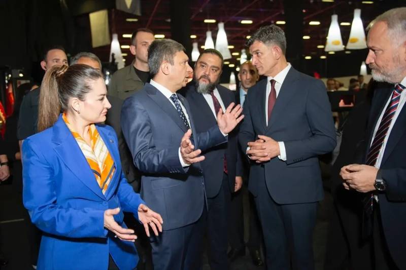 Antalyada 7-ci Turizm Sərgisində “Səhnədə Bir Dünya” Adlı Kostyumlar Sərgisi Açıldı