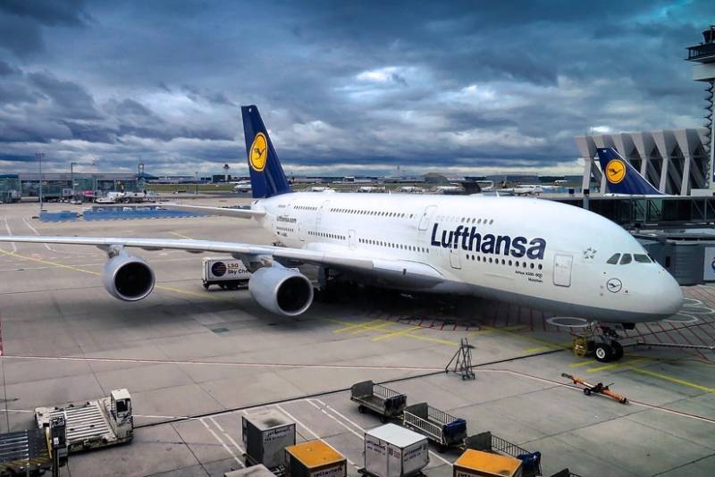 Almaniyanın "Lufthansa" aviaşirkəti 100 daxili reysin ləğvini planlaşdırır