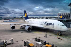 Almaniyanın "Lufthansa" aviaşirkəti 100 daxili reysin ləğvini planlaşdırır Xəbər şəkili