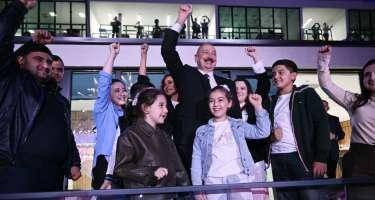 Prezident və xanımının şəhid övladları ilə səmimi görüntüləri -VİDEO