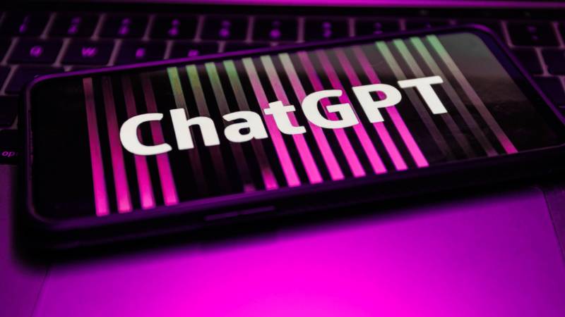 Süni İntellekt Yarışında Böyük Dəyişiklik: Google Gemini ChatGPT-nin Bazar Payını İki Dəfə Artırdı