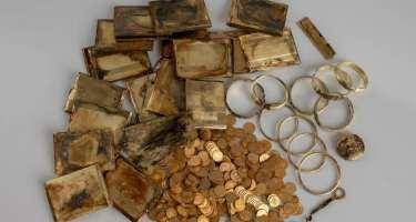 Səyyahlar dağda xəzinə tapdılar