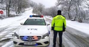 Qarlı hava ilə bağlı sürücülərə müraciət edildi Xəbər şəkili