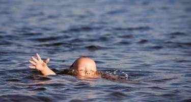 Bilgəhdə uşaq batıb