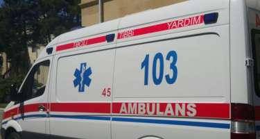 Yolu keçmək istəyən ər-arvadı maşın vurdu - Qadın öldü