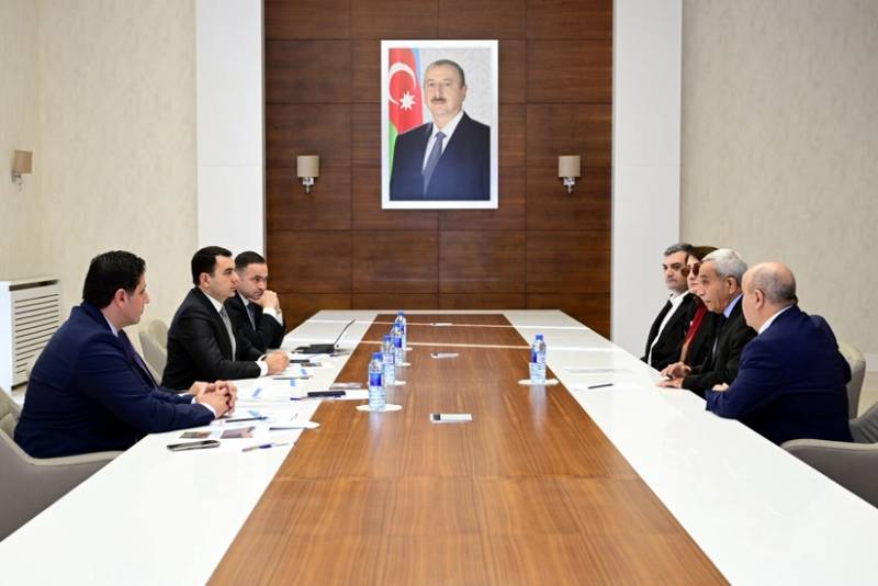 Mədəniyyət naziri Xızıda vətəndaşları qəbul edib