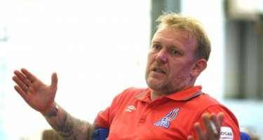 Millinin keçmiş baş məşqçisi müflis olmaq üzrədir