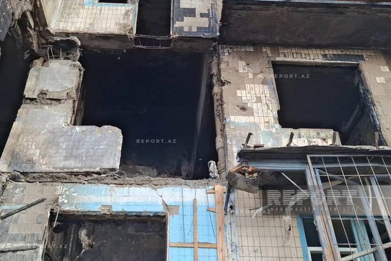 Dağıntılar, mülki insanların ölümü – Kiyevdə vurulan binanın görüntüləri - REPORTAJ