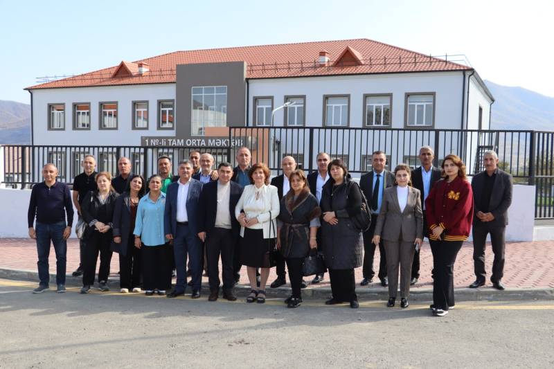 36 il sonra Xocalı məktəbinin məzunları bir araya gəliblər (FOTO)