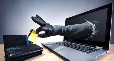 Ötən gün bank kartlarından 5 min manat oğurlandı