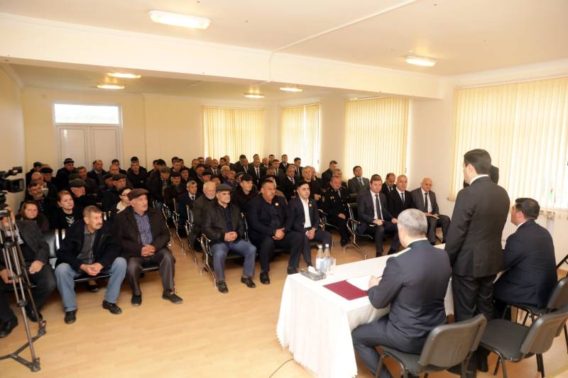 Xaçmazın Qıraqlı kəndində səyyar qəbul keçirilib (FOTO)