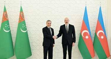 Prezident Berdiməhəmmədova zəng etdi