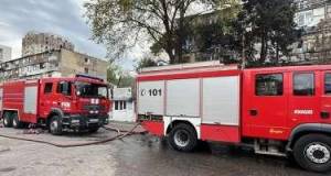 Bakıda 5 maşın yanaraq kül oldu - VİDEO Xəbər şəkili