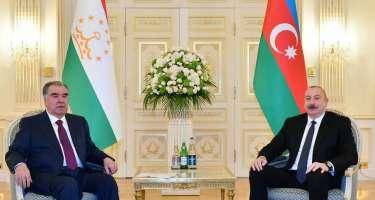 İlham Əliyev Tacikistan Prezidentini təbrik etdi