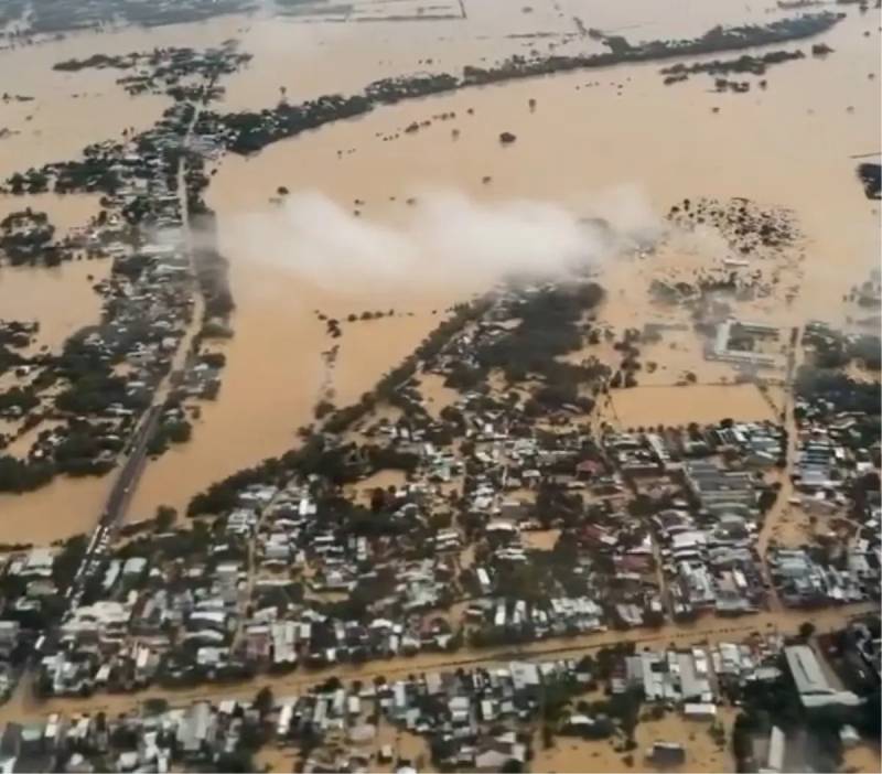 Vyetnamda Dəhşətli Daşqınlar: 13 Ölüm, Yüz Minlərlə Ev Ziyan Gördü
