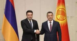 Simonyan Japarovla sülh sazişini müzakirə etdi