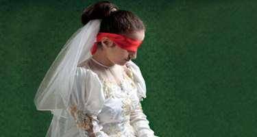 Azyaşlını nişanlamağa çalışdılar, atası danışdı -VİDEO