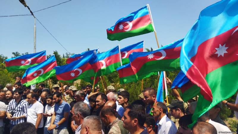 Birinci Qarabağ müharibəsində itkin düşən Lətif Şahüseynovun qalıqları dəfn edildi