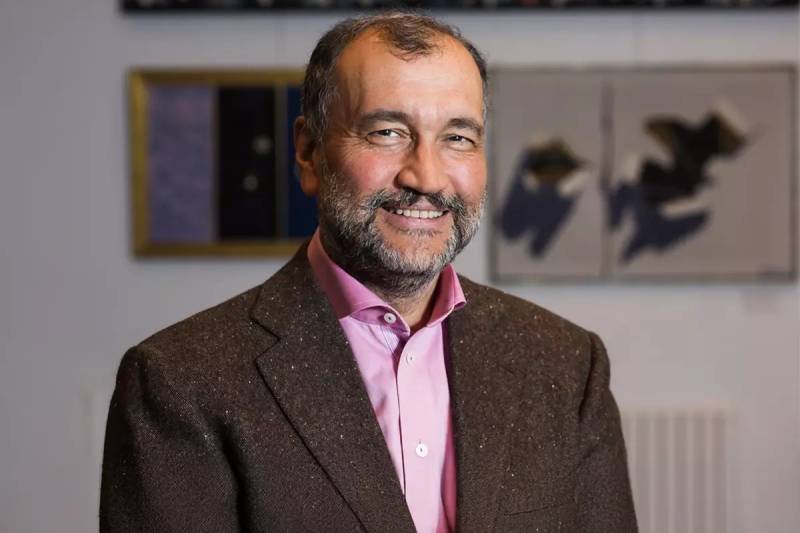 <b>Forbes</b> Milyarderlər Siyahısı: <b>Hamdi Ulukaya</b> Türkiyənin Ən Zəngin Adamı Oldu, <b>Murat Ülker</b> İkinci Sıraya Düşdü Xəbər şəkili