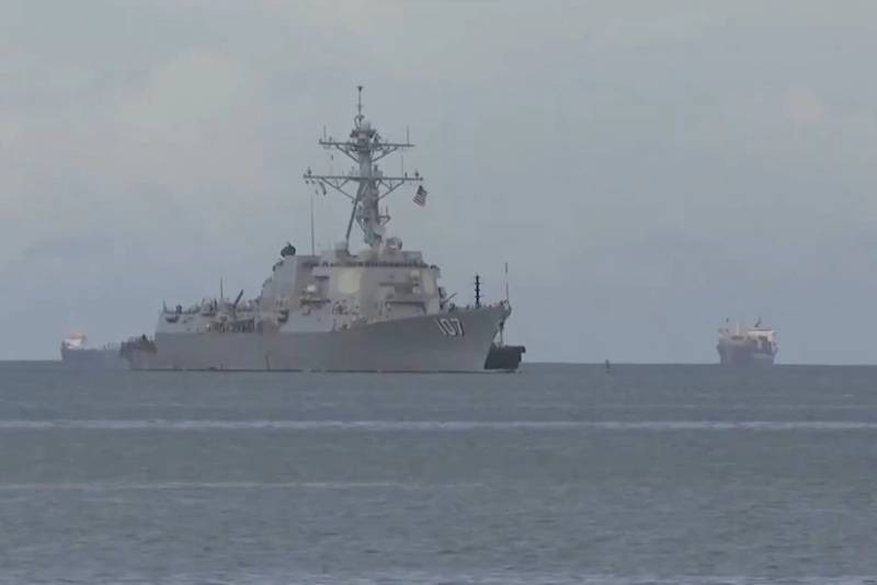 Pentaqon ABŞ HDQ gəmilərini "Melissa" qasırğasının izlədiyi istiqamətdən uzaqlaşdırıb