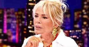 “Xərçəng saçlarımı tökdü, parik taxıram” - Müğənni Xəbər şəkili