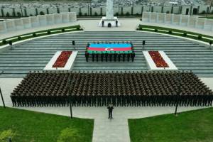 Polis Akademiyasının kursantları  "Zəfər təntənəsi" kompozisiyasını təqdim ediblər