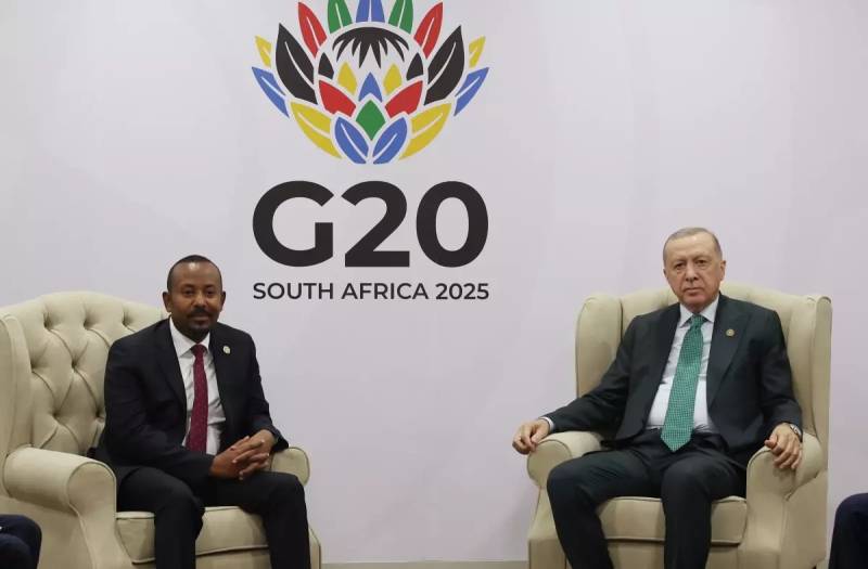 Prezident Ərdoğan G20 Zirvəsində Efiopiya Baş Naziri Abiy Əhməd Əli ilə görüşdü