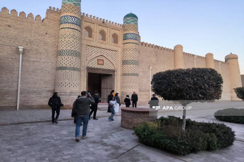 Azərbaycanlı jurnalistlər Xivədə Prezident məktəbinin və Mamun Xorazm Akademiyasının fəaliyyəti ilə tanış olublar