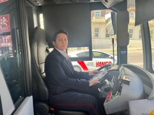 Sərnişinlər qadın olduğum üçün sürücülük qabiliyyətimdən şübhə etməyəcəklər Xəbər şəkili