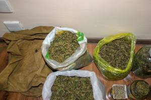 İki ildə qonşu ölkələrdən Azərbaycan vasitəsilə 10 narkotik qaçaqmalçılığı cəhdi qeydə alınıb Xəbər şəkili