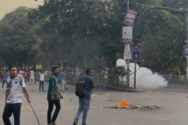 Banlqadeş paytaxtında baş verən iğtişaşlarda azı 50 nəfər xəsarət alıb