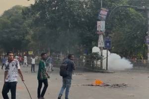 Banlqadeş paytaxtında baş verən iğtişaşlarda azı 50 nəfər xəsarət alıb