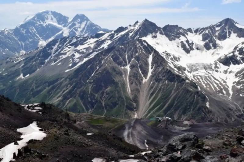 Tarixi Proqnoz: İnsan Fəaliyyəti Nəticəsində Buzlaqlar 2100-cü İldə Tamamilə Əriyəcək