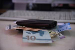 Gələn il 3 yaşına çatanadək uşağa qulluq üzrə verilən müavinətlərin ümumi məbləği dəyişməyəcək