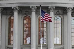 ABŞ Ədliyyə Nazirliyi gəmilərə hücumları əsaslandırmaq üçün fentanili kimyəvi silah adlandırıb