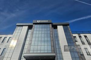 Azərbaycanlı jurnalistlər Ürgəncdə 10 milyon dollarlıq kampusu ziyarət ediblər Xəbər şəkili