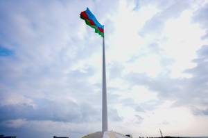 Bayraq Meydanında dalğalanan Azərbaycan Bayrağının Ginnesin Rekordlar Kitabındakı rekordu yenilənib - FOTO Xəbər şəkili