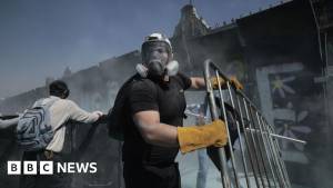 Meksikada Hökumətə Qarşı Minlərlə Etirazçı Çıxdı: Toqquşmalarda 120 Adam Yaralandı