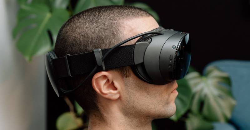 Valve "Steam Frame" VR Qarniturasında Gizli Məqsəd: Titrəyişləri Azaldan İkiqat Dinamiklər